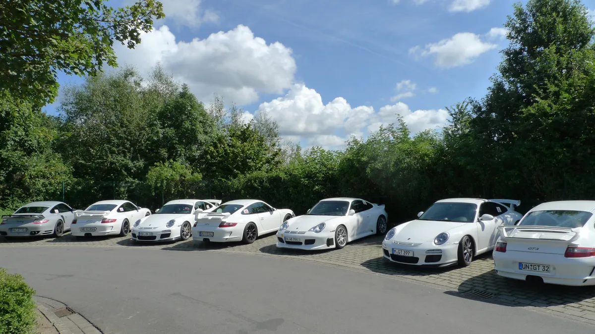 Met welke auto de Nordschleife op: eigen wagen of huren